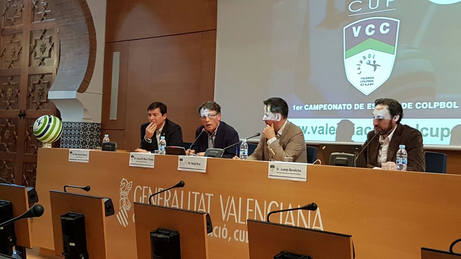 El director general de deportes de la Generalitat Valenciana presenta la Valencia Colpbol Cup